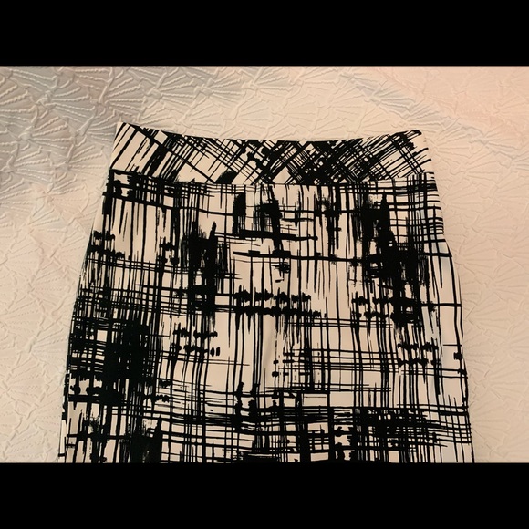 Jones Studio Separates size 6 black white skirt - Picture 3 of 7